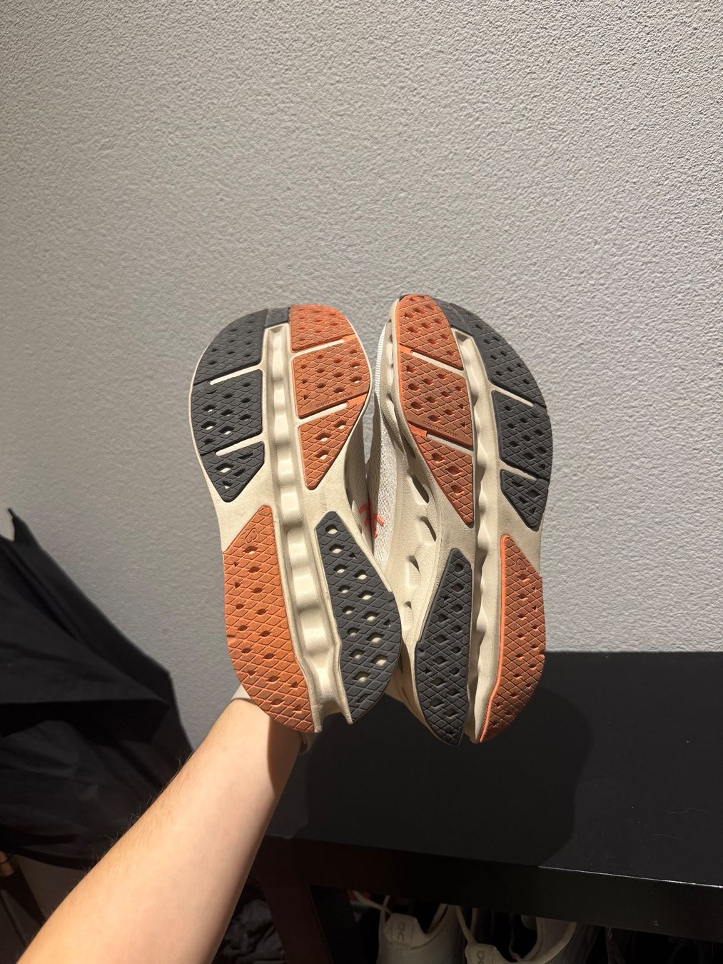 On Scarpe da donna: On Cloudsurfer Max – Nuovo (secondo la descrizione) da Zürich venduto da SNovo 3