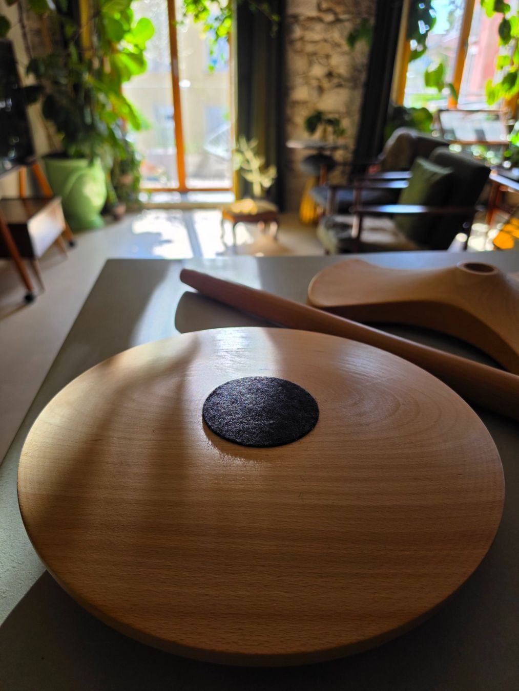 Sgabelli: Ergonomischer Hocker aus Buchenholz – Usato da Zürich venduto da Palapine 3