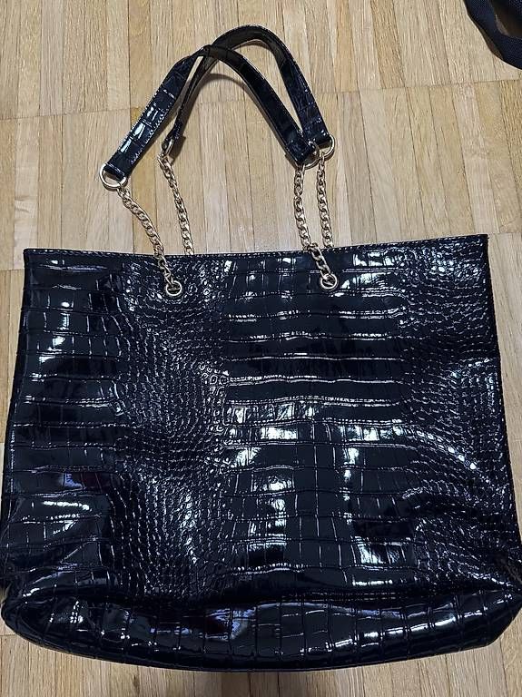 Sacs femmes: Schwarze Handtasche mit Kroko-Optik – D'occasion à Bassersdorf par A.Perez8