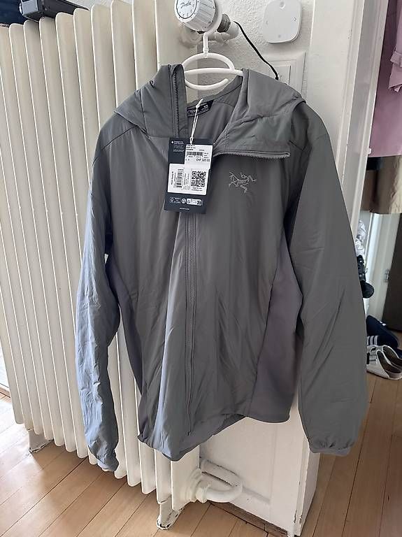 Giacche: Arcteryx Atom Hoody M – Nuovo e nell'imballaggio originale da Zürich venduto da Clara.Trixi