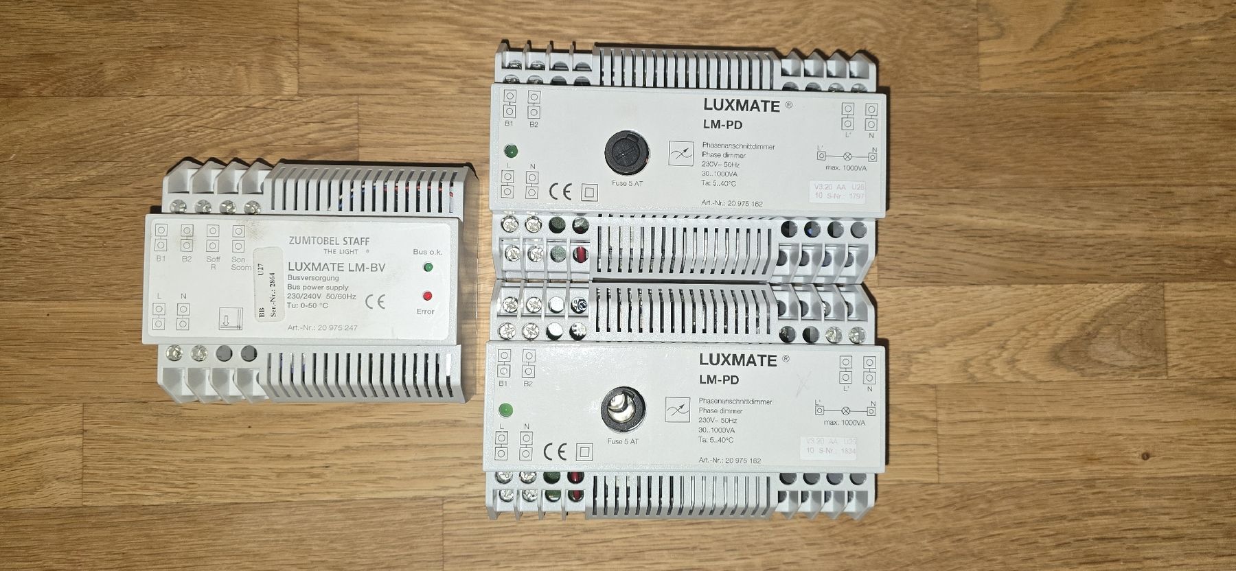 Elektronikbauteile: Luxmate Aktoren und Busversorgung – Gebraucht aus Romanshorn von Elektriker-shop