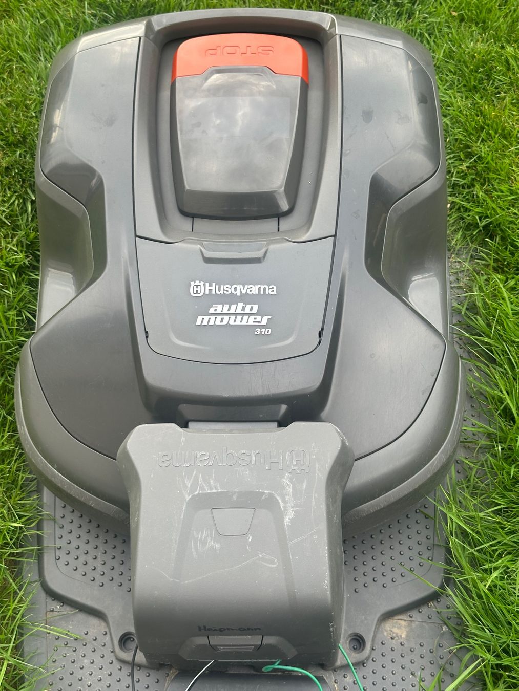 Husqvarna Tagliaerba: Rasenrobot Husqvarna 310 mit Connect Modul Jg.2018 – Usato da Schöftland venduto da lazer04 3