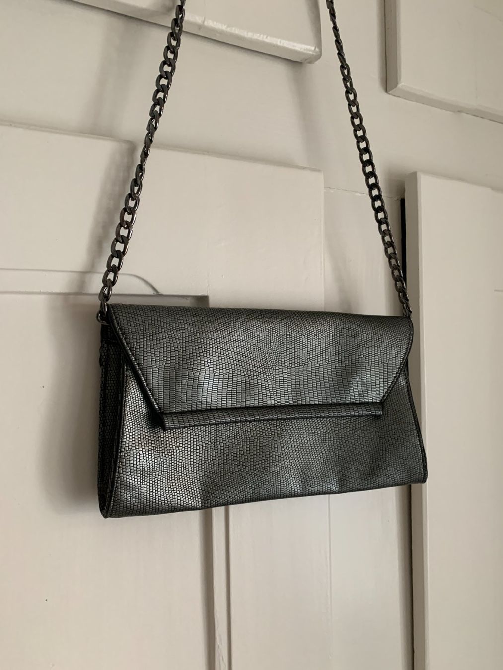 Zara Borse da donna: ZARA - Umhängetasche Clutch grau-silbern – Usato da Zürich venduto da Diazaio 1