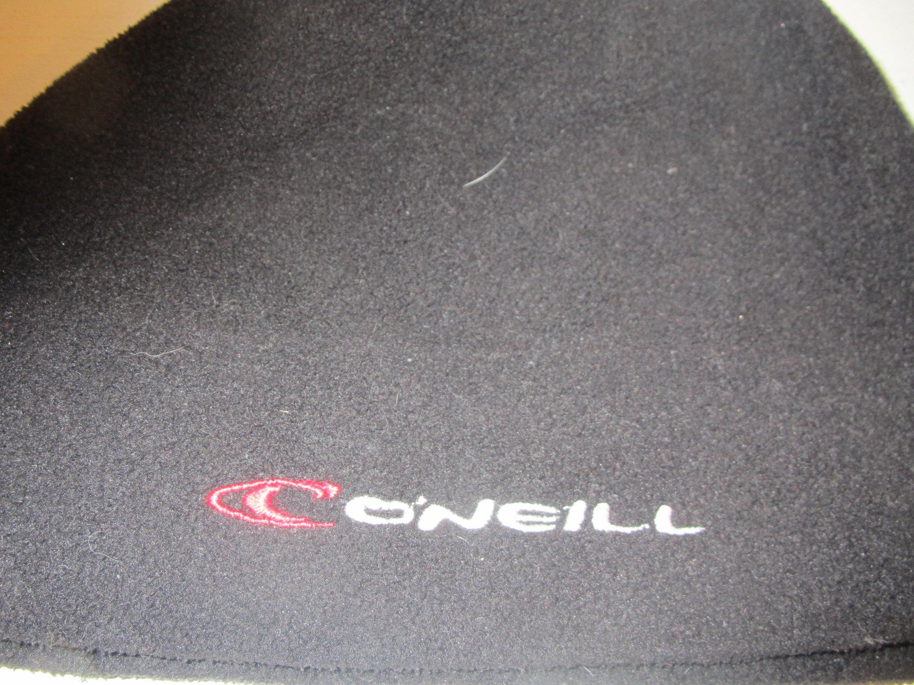 Copricapi, berretti & cappellini: BONNET ONEIL ET GANTS NORTH – Usato da Murten venduto da Selliot 1