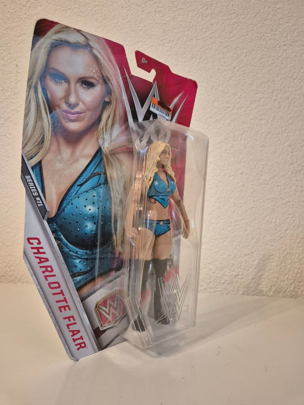 WWE Statuette: WWE Action Figures  Basic Series 71 - Charlotte Flair – Nuovo e nell'imballaggio originale da Buchs SG venduto da Bray_Law 1