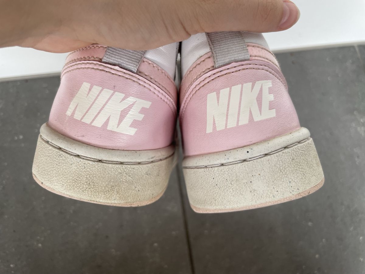 Nike Scarpe per ragazze: Nike Sneaker weiss rosa Grösse 38 – Usato da Dübendorf venduto da Blume1235 2
