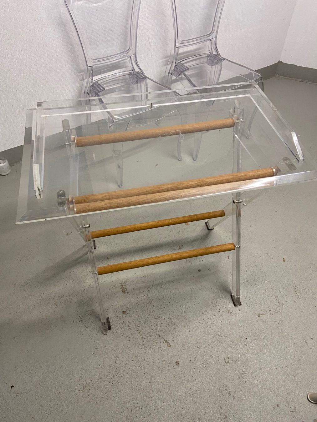 Tavoli: Plexiglas Serviertisch – Usato da Wald ZH venduto da Dorita777777 1