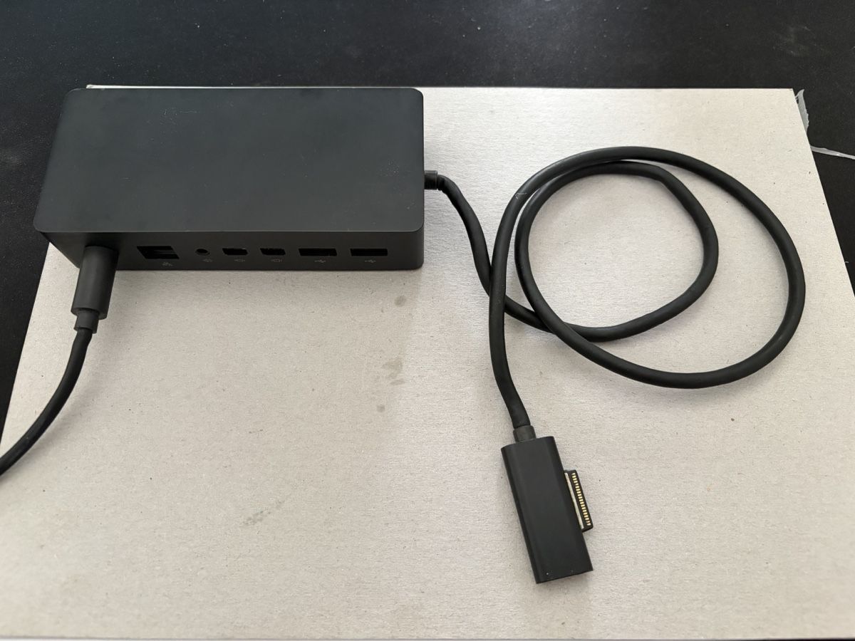 Microsoft Dockingstation: Microsoft Surface Docking Station – Gebraucht aus Wikon von HighNo