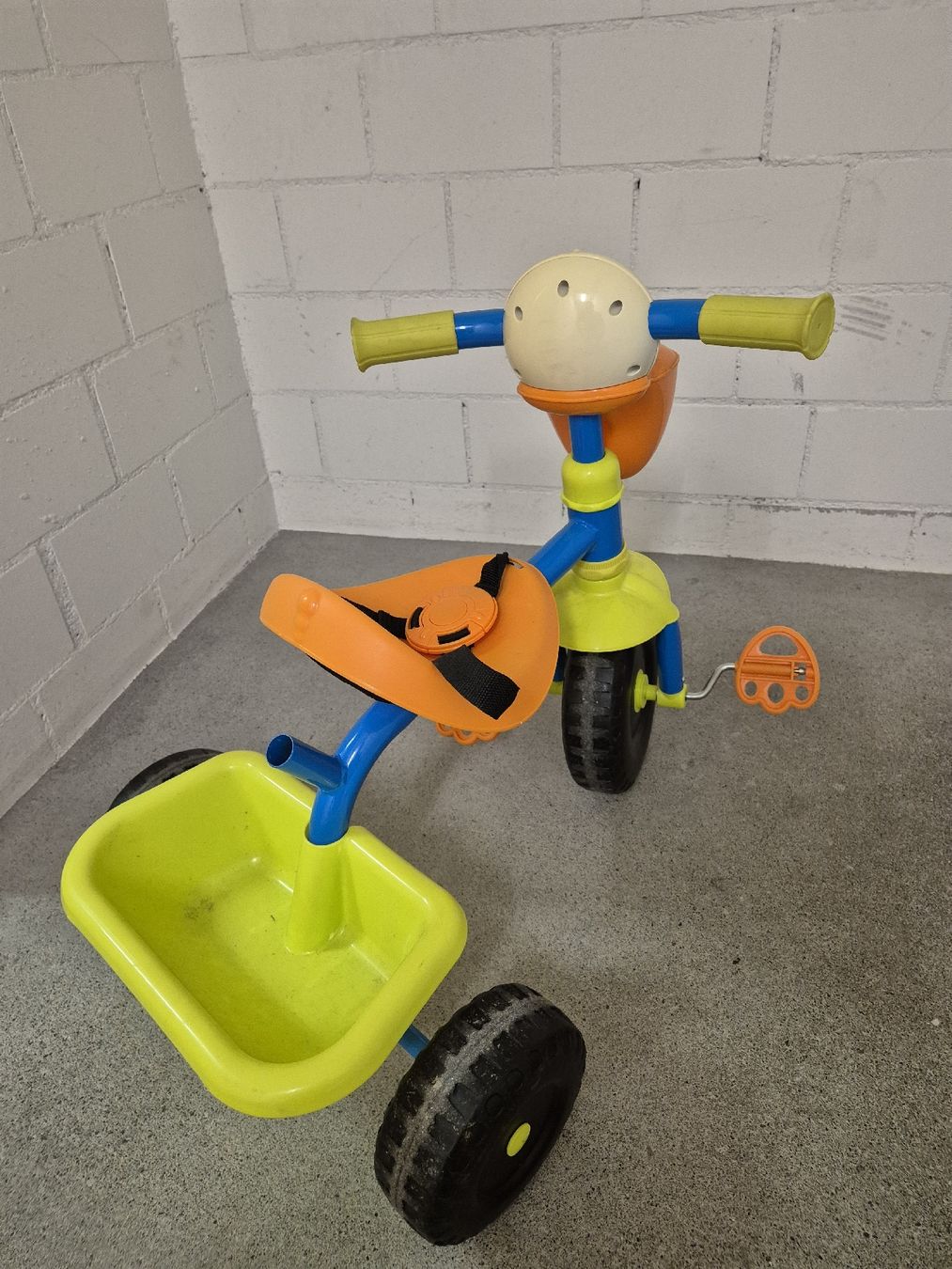 Véhicules pour enfants: Dreirad Kinder mit Schiebestange – D'occasion à Gisikon par Spunk 4