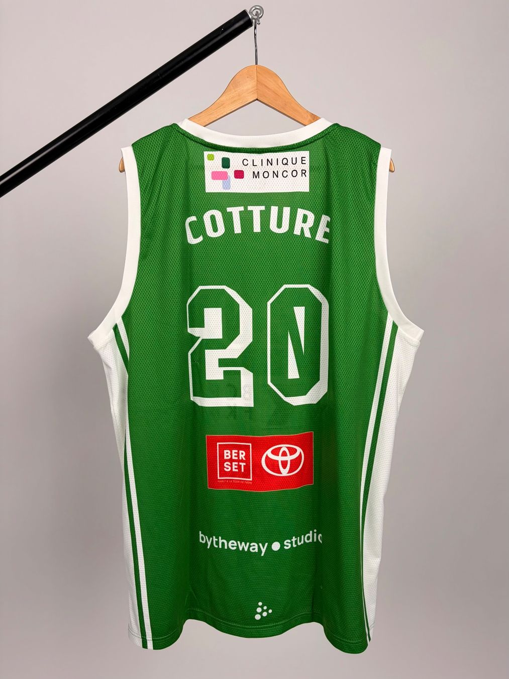 Canottiere & Pantaloni: Arnaud Cotture #20  - Maillot et short – Usato da Fribourg venduto da FribourgOlympicB 1
