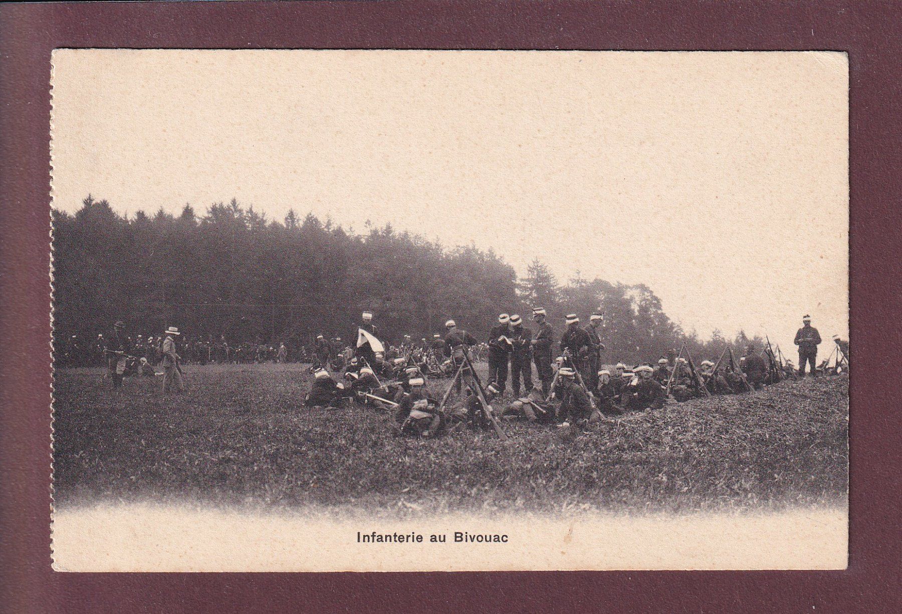 Cartoline postali: MILITAIRE - Infanterie au bivouac – Usato da Pully venduto da nicecards