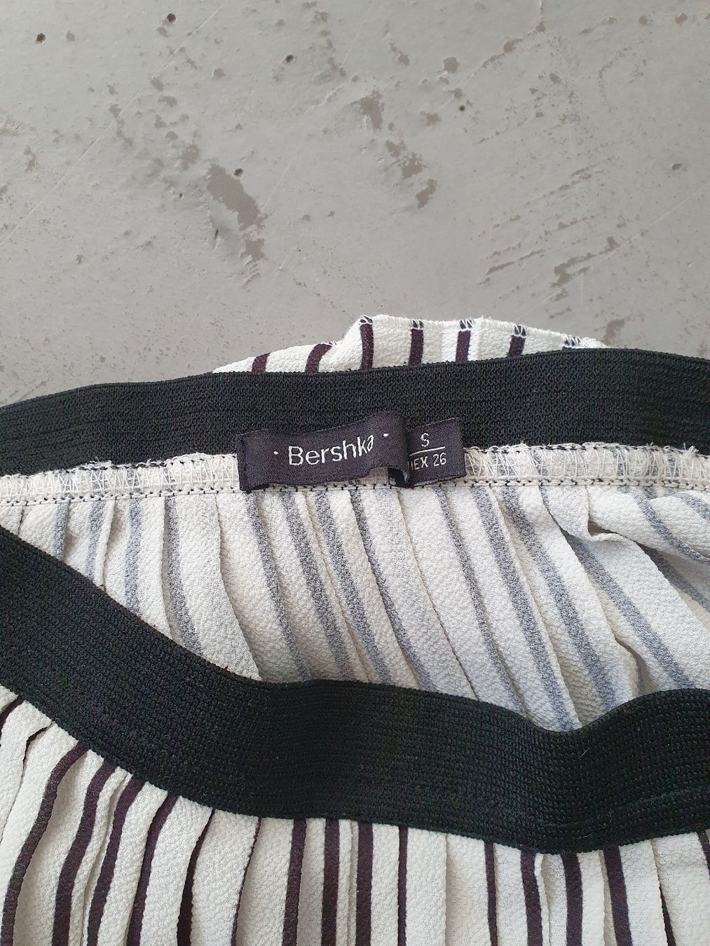 Bershka Gonne: Plisserock, S – Usato da Steinach venduto da Xamax18 1