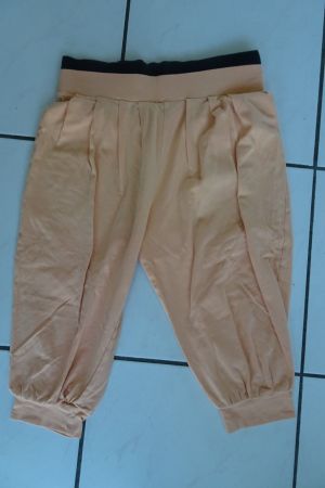 kurze Hosen lachsorange Gr. 152