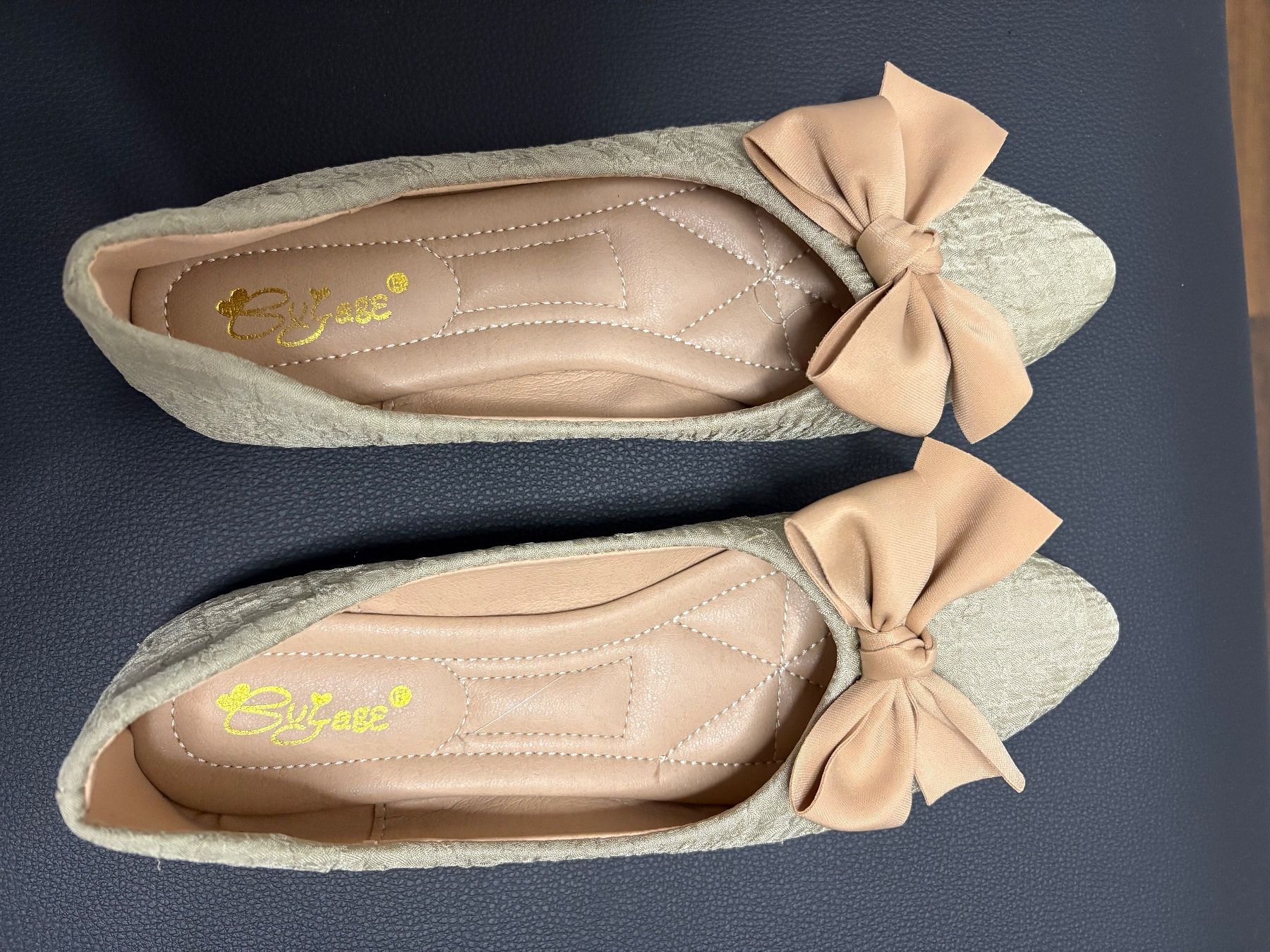 Scarpe da donna: Les belles chaussures vertes et roses taille 37 – Nuovo (secondo la descrizione) da Monts-de-Corsier venduto da mon_rp2m