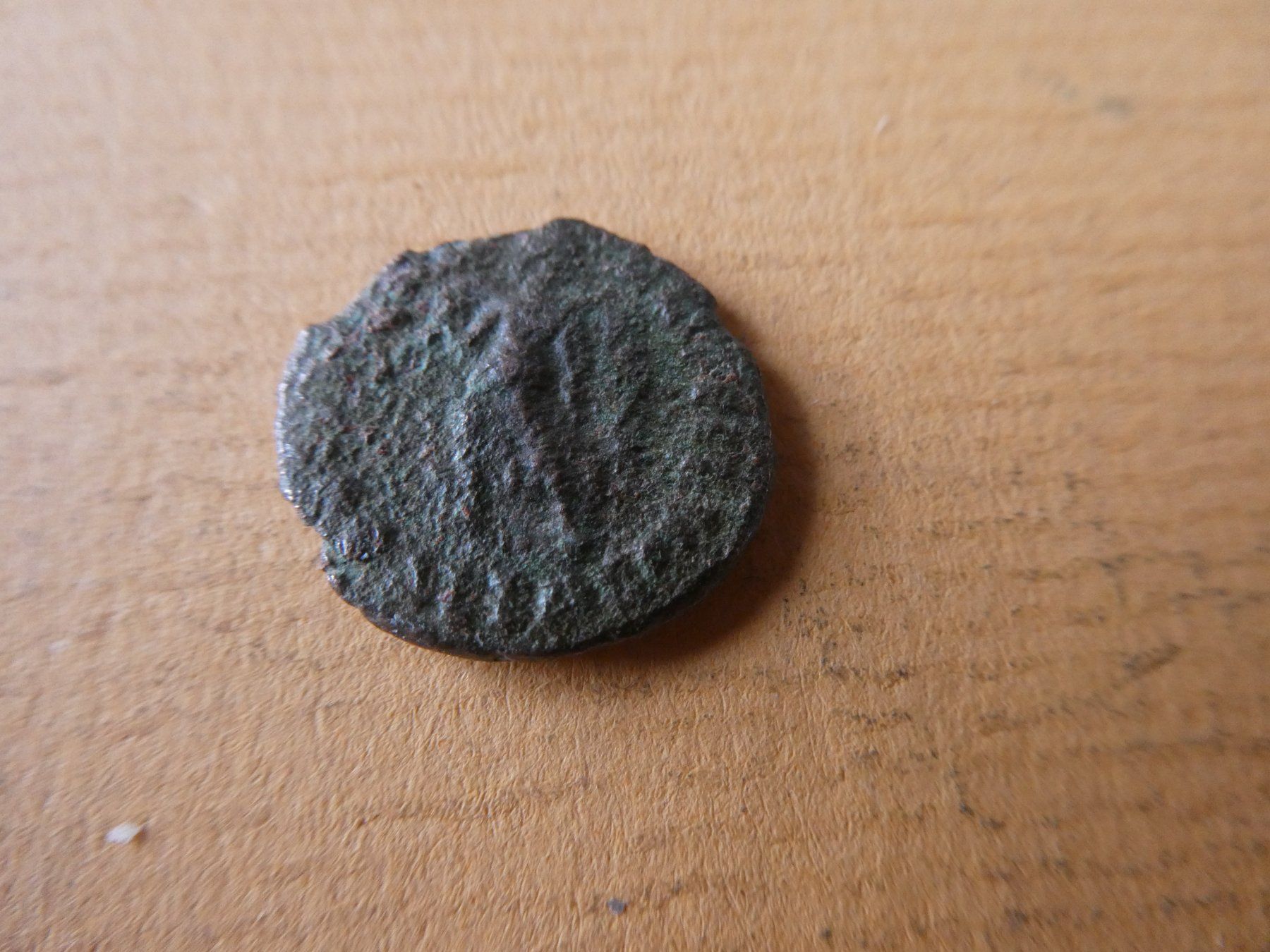 Tutti le monete: uralte Bronzemünze 15 mm     1.94 g – Usato da Hinterforst venduto da Rohusri 2