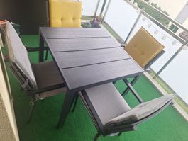 Schwarzer Gartentisch & 4 Stühle