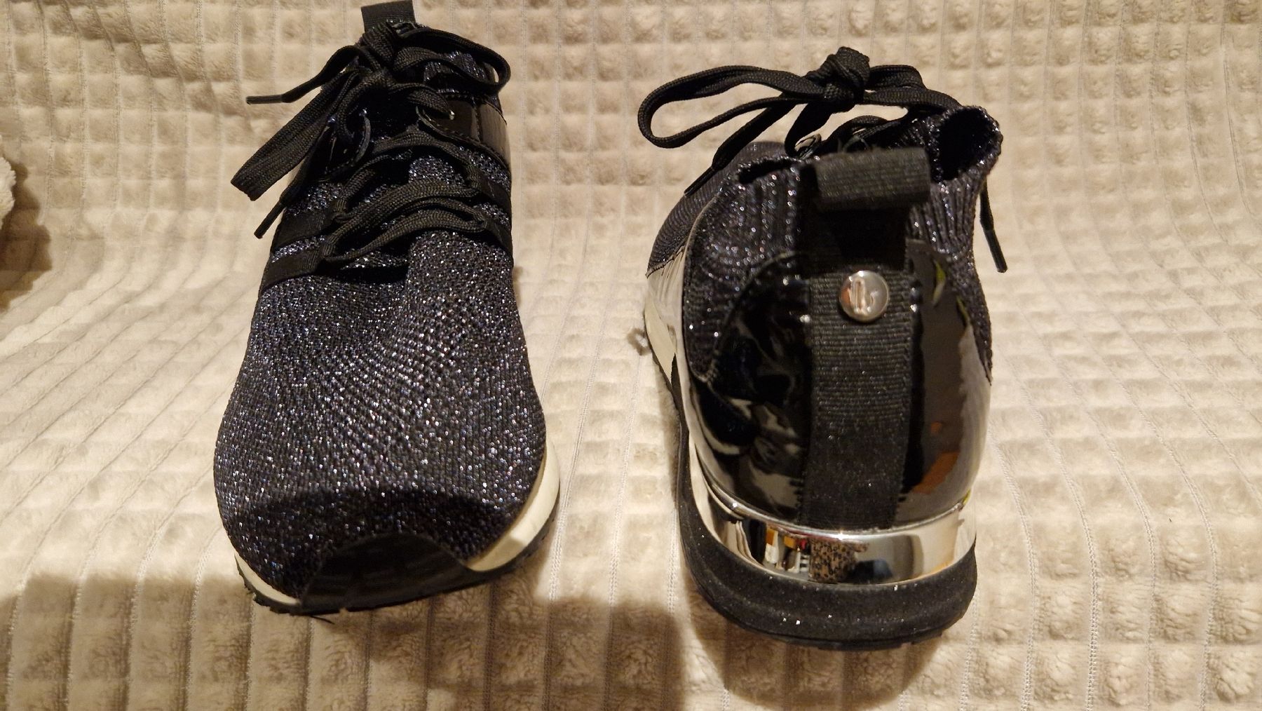 Scarpe da donna: Sehr schöne "Luis Onrush" Sneakers Gr. 39 schwarz – Usato da Widnau venduto da Smanitu 1