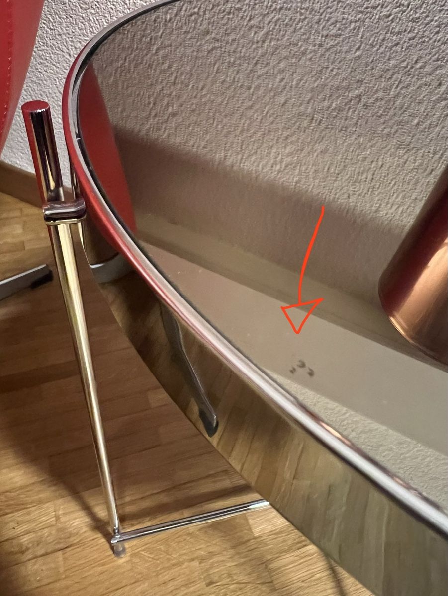Tavoli: Silberfarbener Beistelltisch mit Spiegelplatte – Usato da Zürich venduto da rigani 2