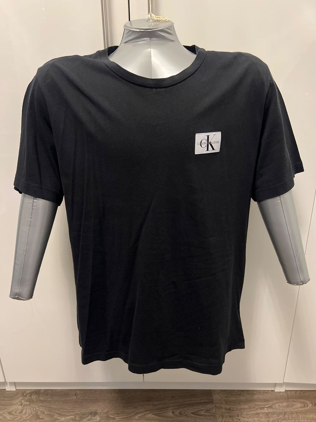 Calvin Klein T-shirt: Calvin Klein T Shirt XL – Usato da Weiach venduto da LemonJuice1995