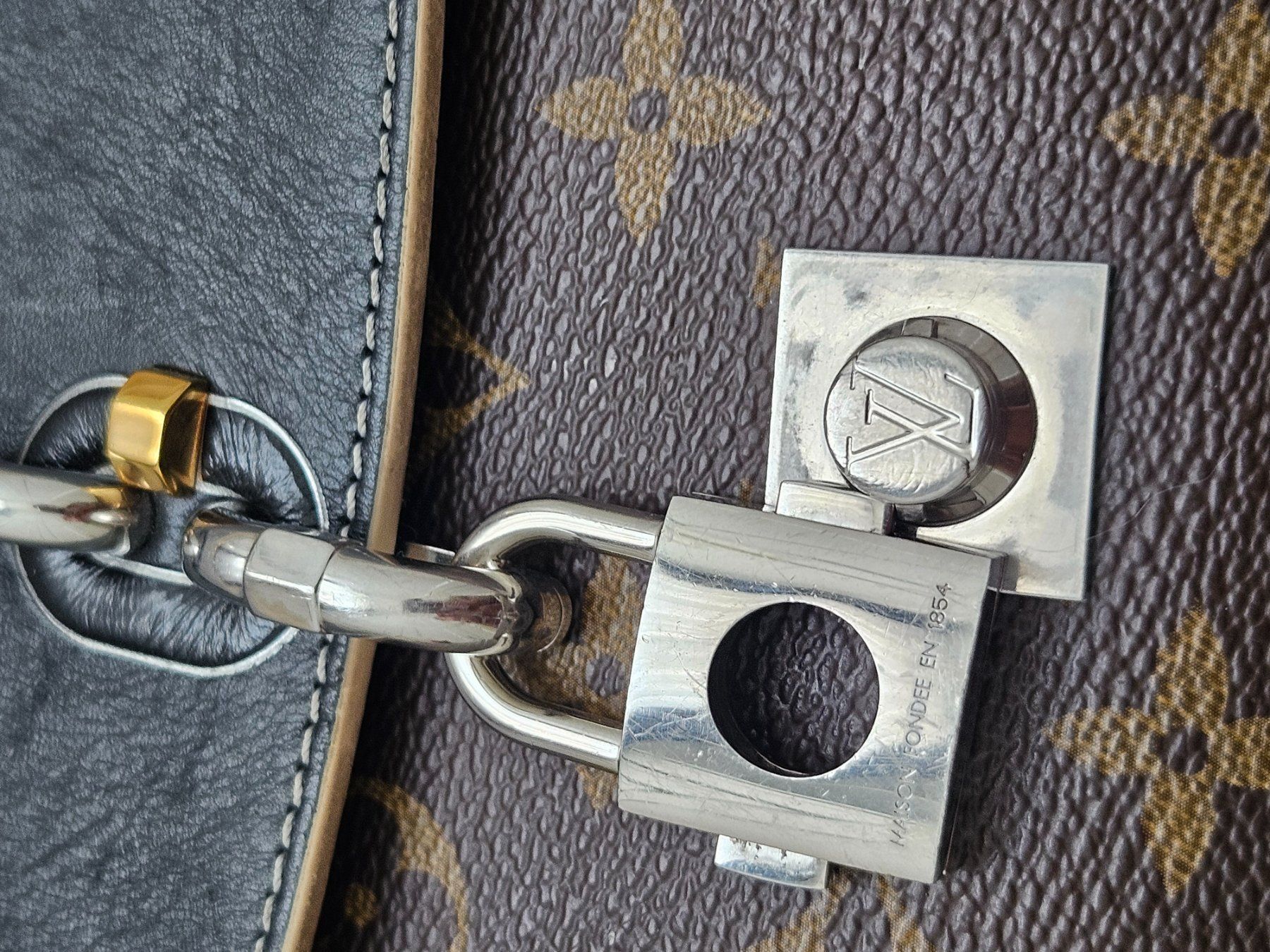 Louis Vuitton Taschen für Damen: Louis Vuitton Monogram Leder Damen Schwarz Braun – Gebraucht aus Salgesch von car_6sxt 8