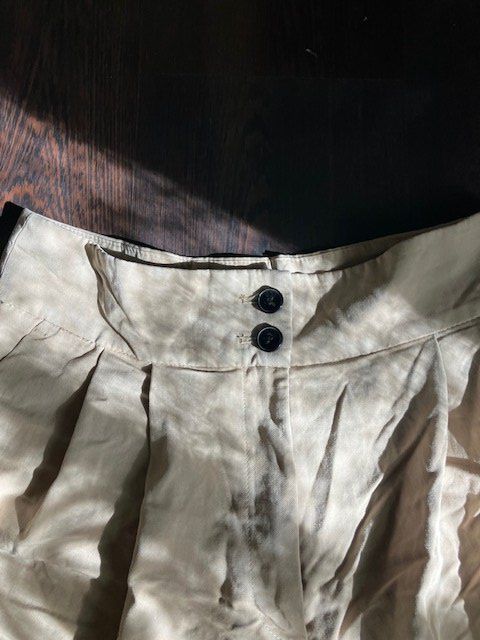 H&M Pantaloni: elegante shorts gr. 38 – Usato da Schwarzenberg LU venduto da kindler007 1