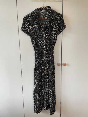 Wilfred Kleid, Gr. XS, Schwarz/Weiss👗 Geknöpft