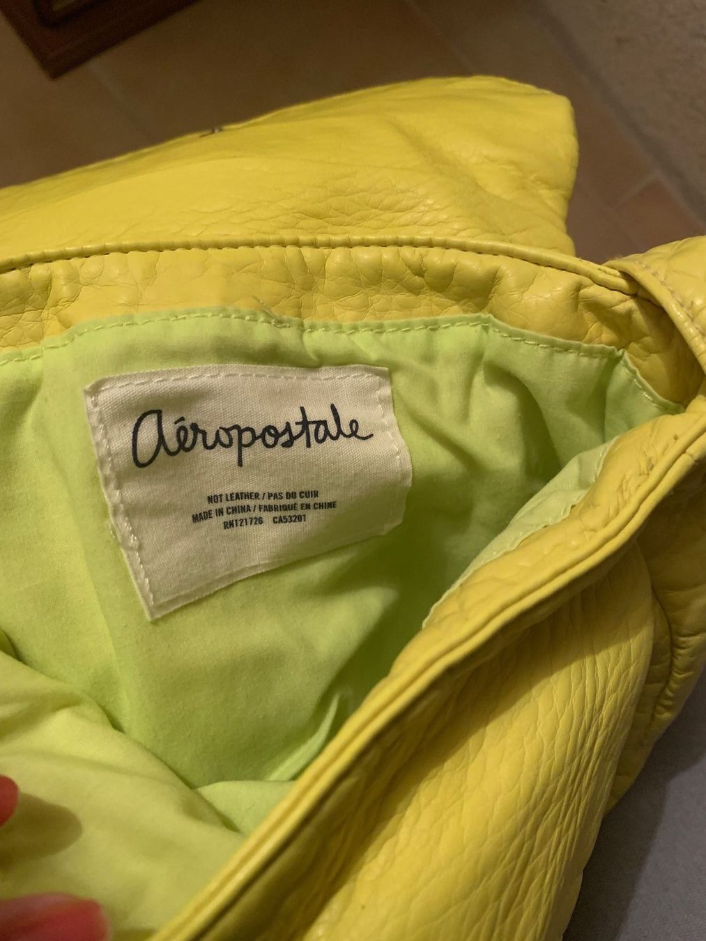 Taschen für Damen: Sac à main jaune fluo Aéropostale – Gebraucht aus MEYRIN von Gwendo10 2