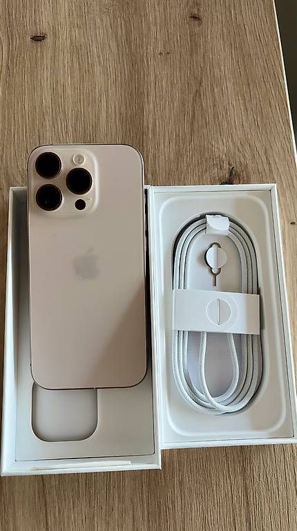 Portables: iPhone 16 pro 256gb – D'occasion à Saillon par Amandinemr