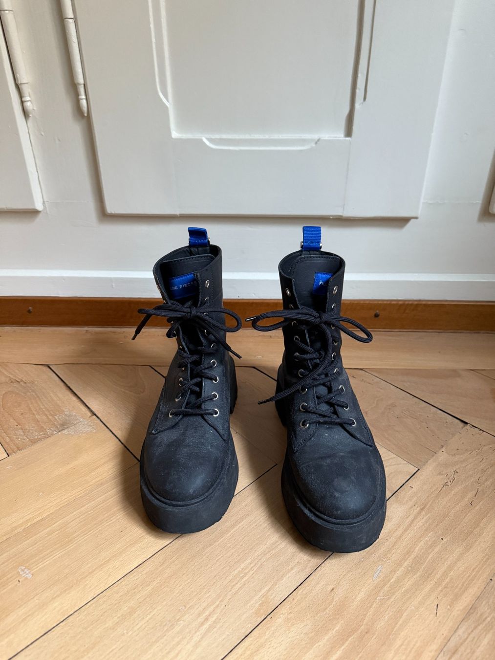 Chaussures femmes: FILLING PIECES - Leder Stiefelette schwarz 38 – D'occasion à Zürich par Diazaio 1