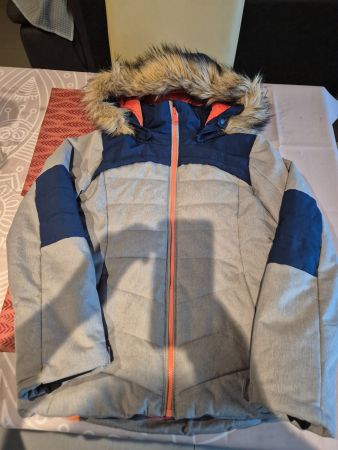 Tolle Skijacke von Marke Roxy Grösse 12 Jahre. Top Skijacke.