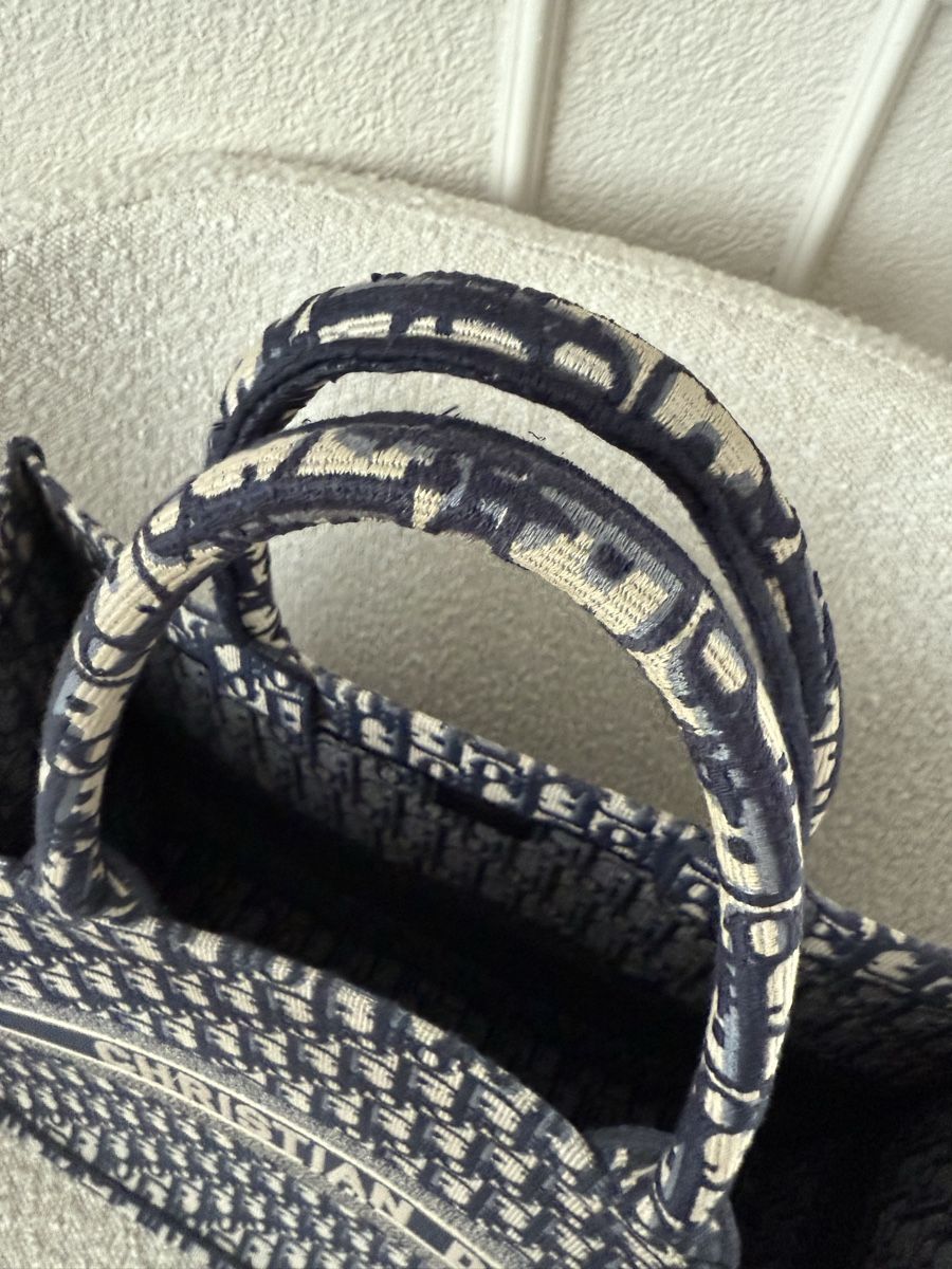 Borse da donna: Dior Book Tote Gross – Nuovo (secondo la descrizione) da Hausen AG venduto da SF3011 1