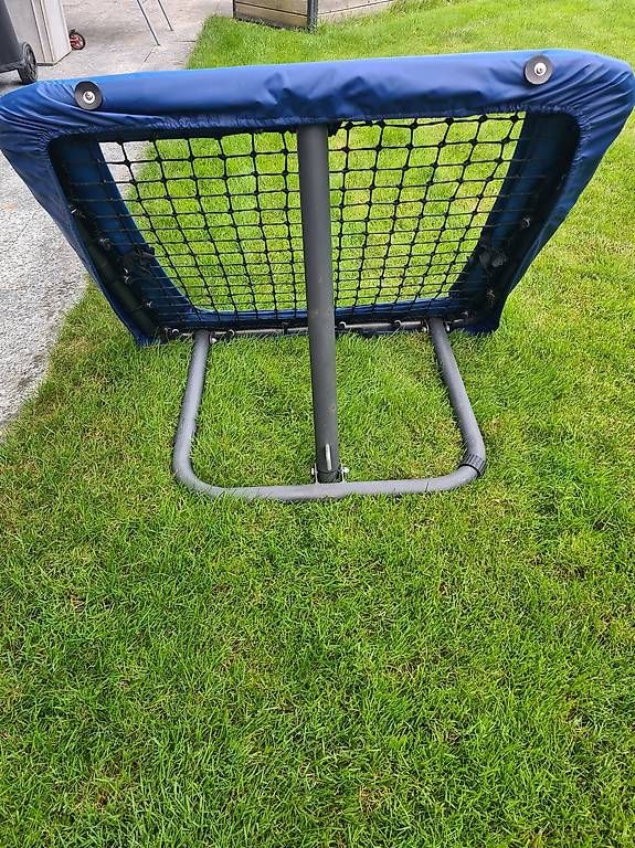 Fussball- & Hockeytore: Rebounder Kickback für Ball – Gebraucht aus Horw von Sbigi1 1