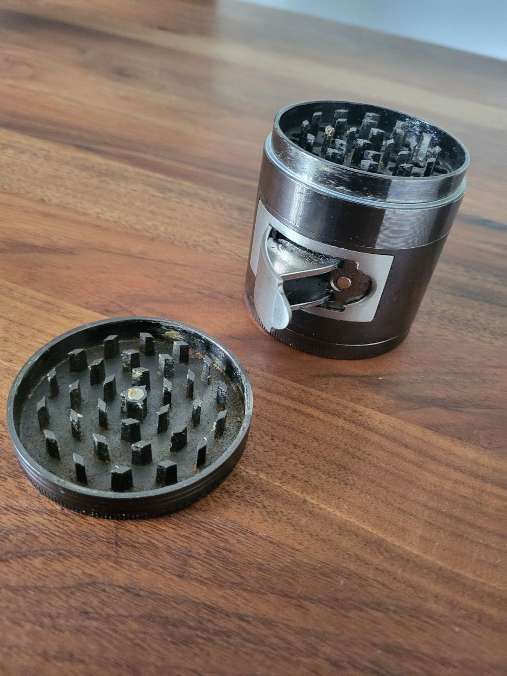 Küchengeräte: Blüten Müle  – Gebraucht aus Fruthwilen von Mostro-Medusa