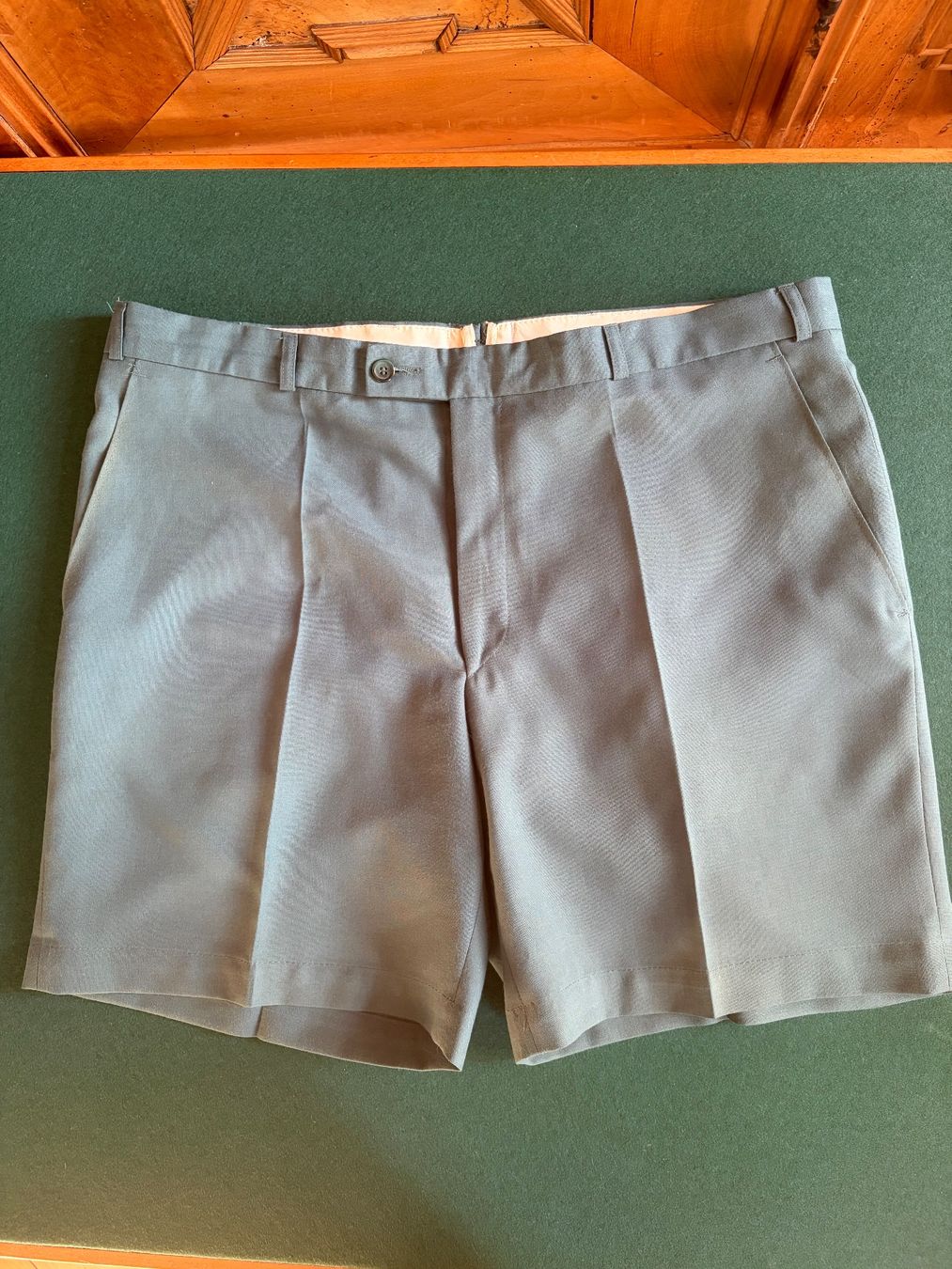 Pantalons: Klassische Stoffhose oder Anzughose (Tailored Shorts) Gr. 54 – Neuf (Voir description) à Interlaken par Bona55 4