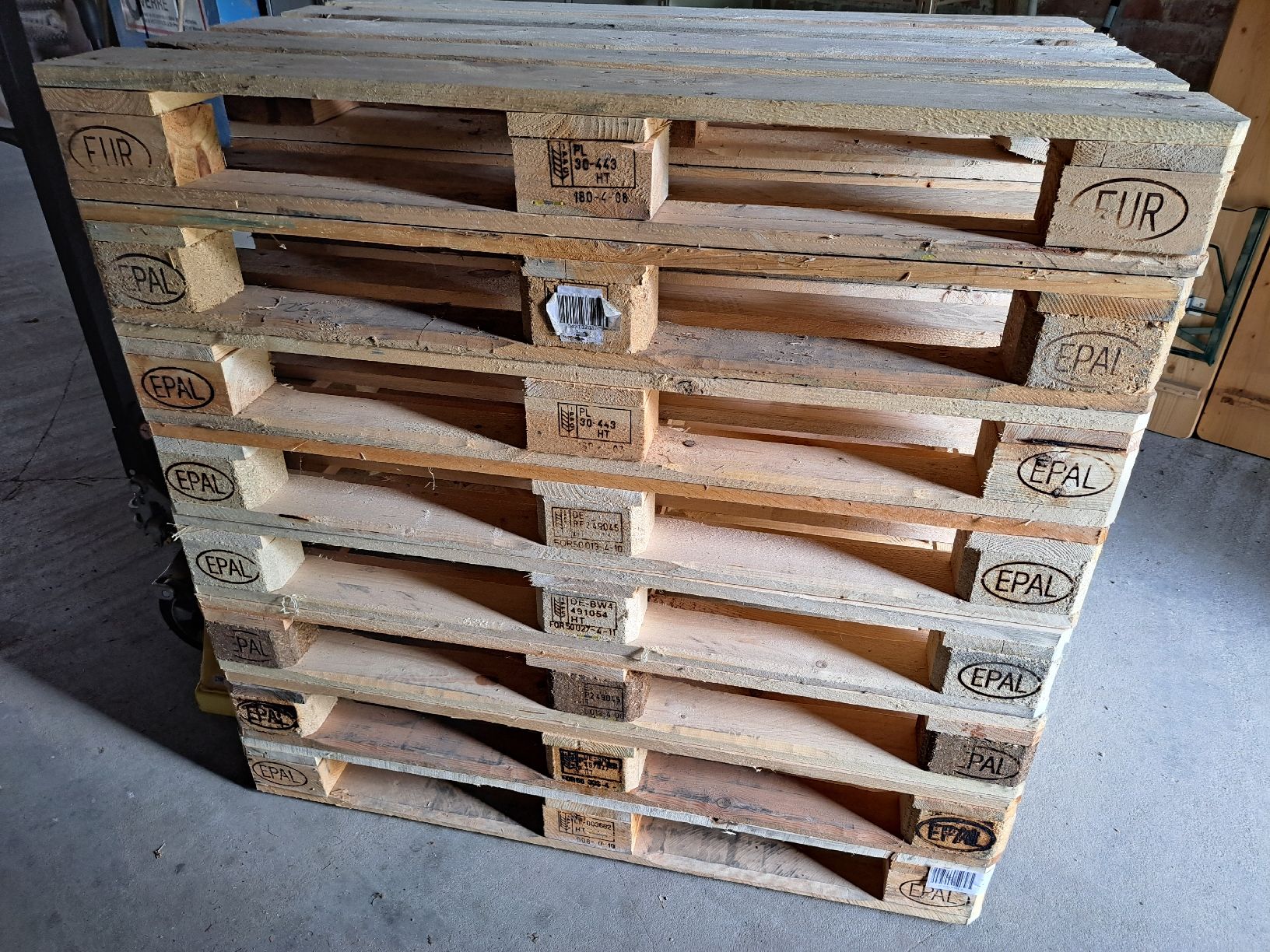 Pallets: 8 stk Europaletten  – Usato da Morens FR venduto da Kiscica 3