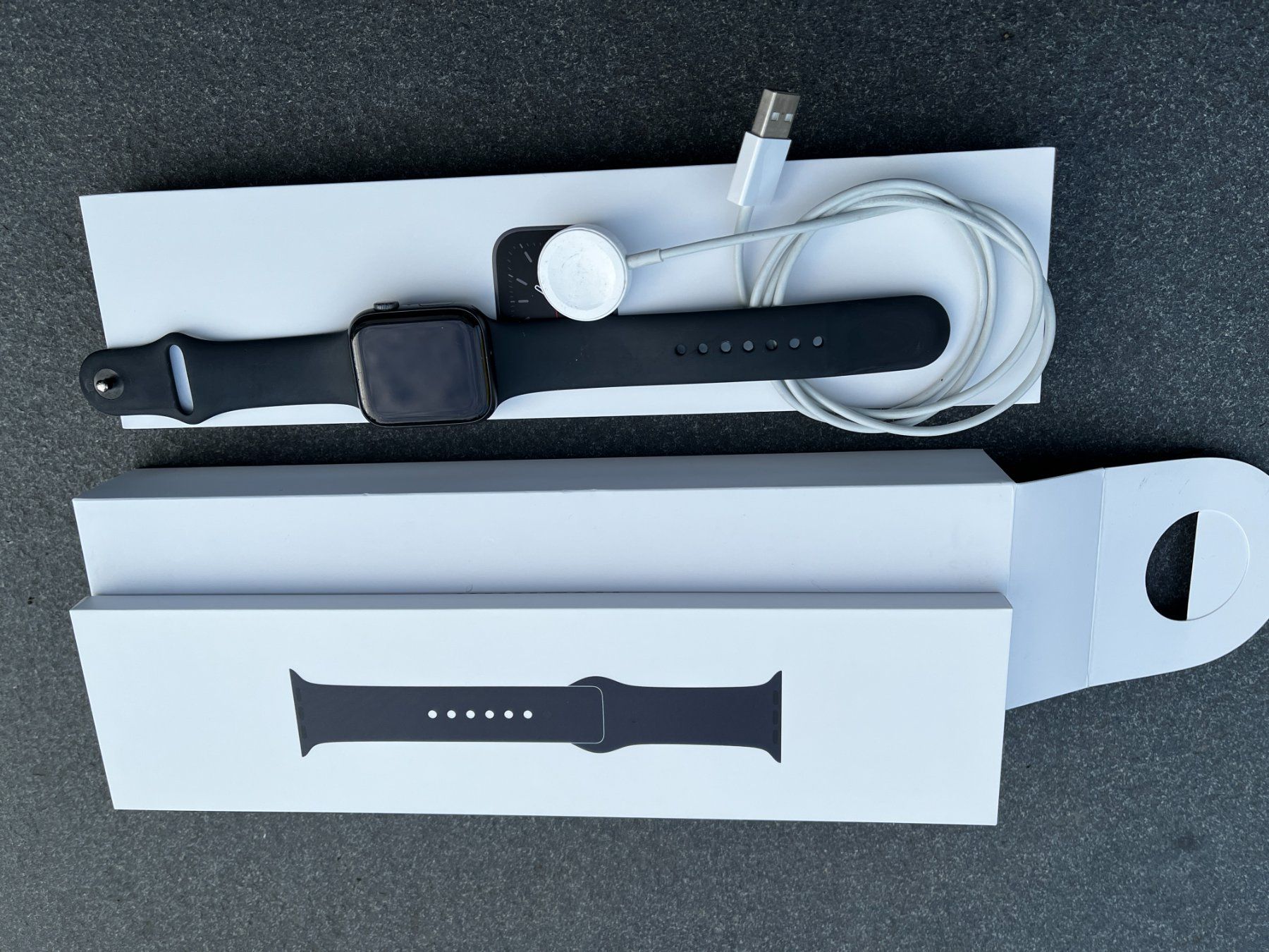 Apple Smartwatch: Apple Watch Series 6 – Usato da Kloten venduto da Lizenme 1