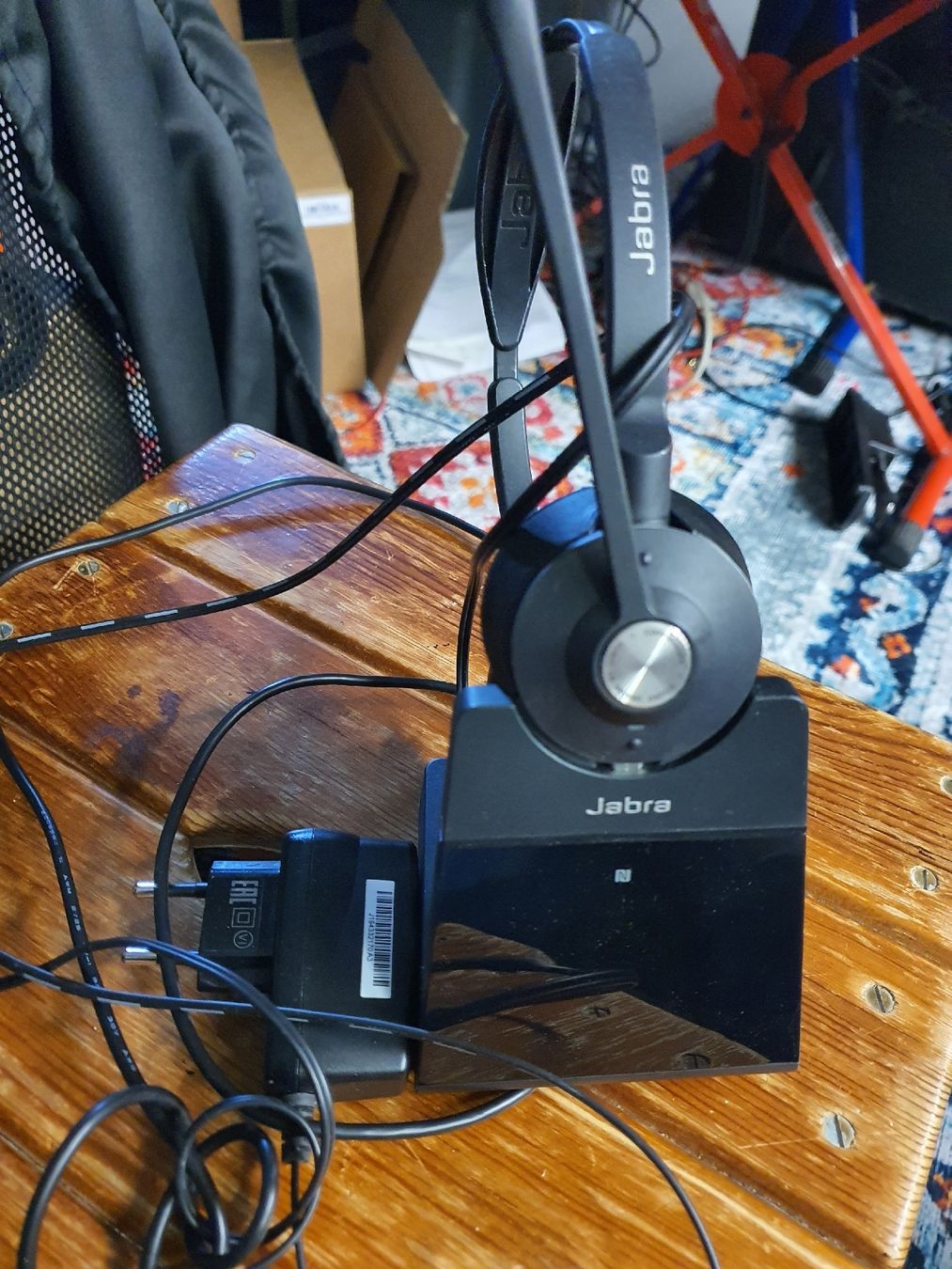 Telefoni: Jabra Evolve 75 Headset mit Ladestation - Top Zustand! – Usato da Muri AG venduto da Jeromia