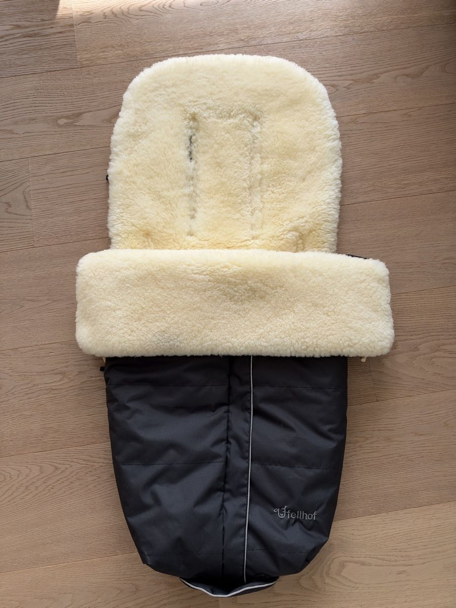 Fellhof Schlafsäcke: Lammfell Fusssack  – Neu (gemäss Beschreibung) aus Fehraltorf von california97