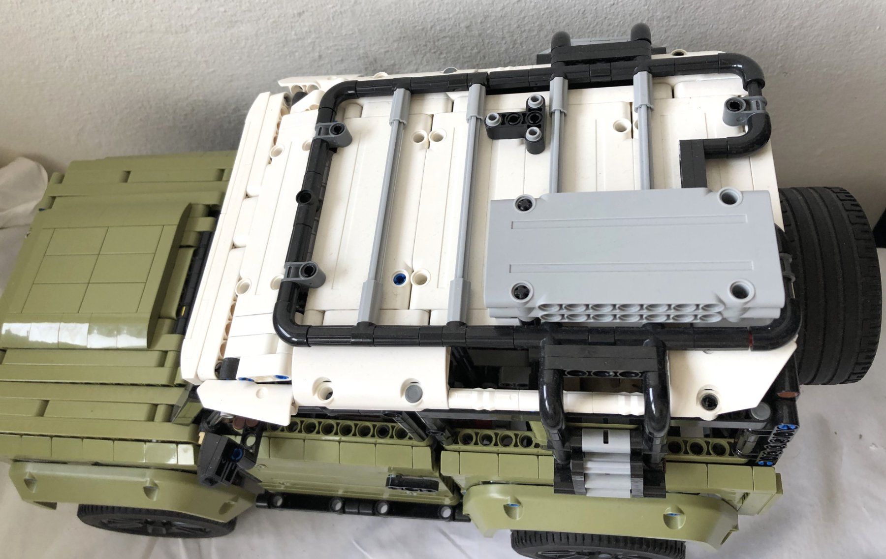 Lego Baukästen: LEGO - Technic - Land Rover Defender - Set 42110 – Gebraucht aus Schaffhausen von  1