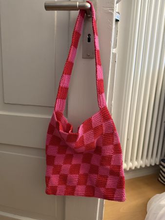 Selfmade Tasche gehäkelt rosa/rot Schachbrettmuster