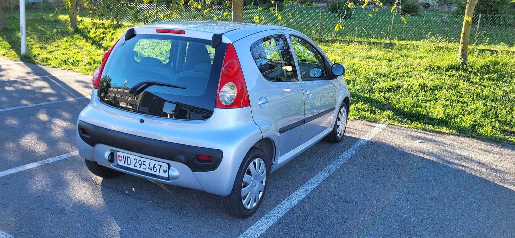 Peugeot Autos: Peugeot 107  – Gebraucht aus Denges von inox--2 5