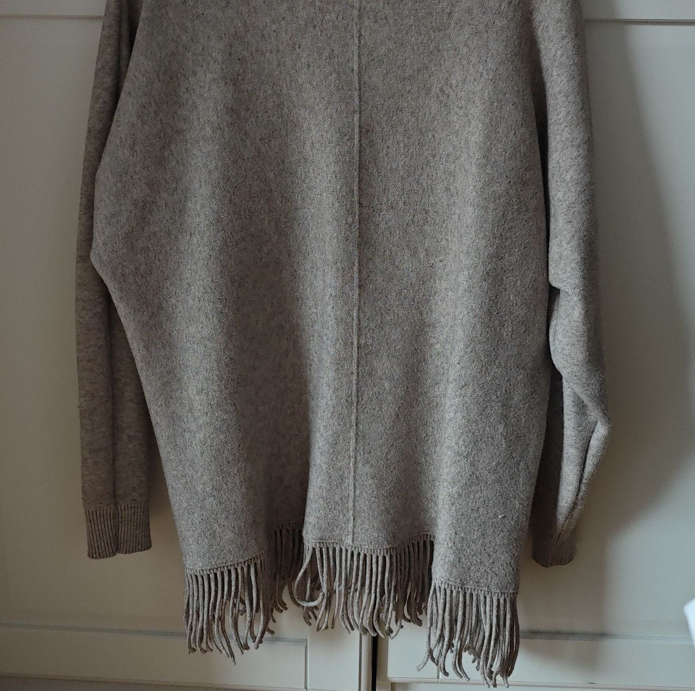 Maglioni & Felpe: Strickpullover mit Fransen, Grösse M, Top Zustand! – Usato da Altendorf venduto da Crazycat_