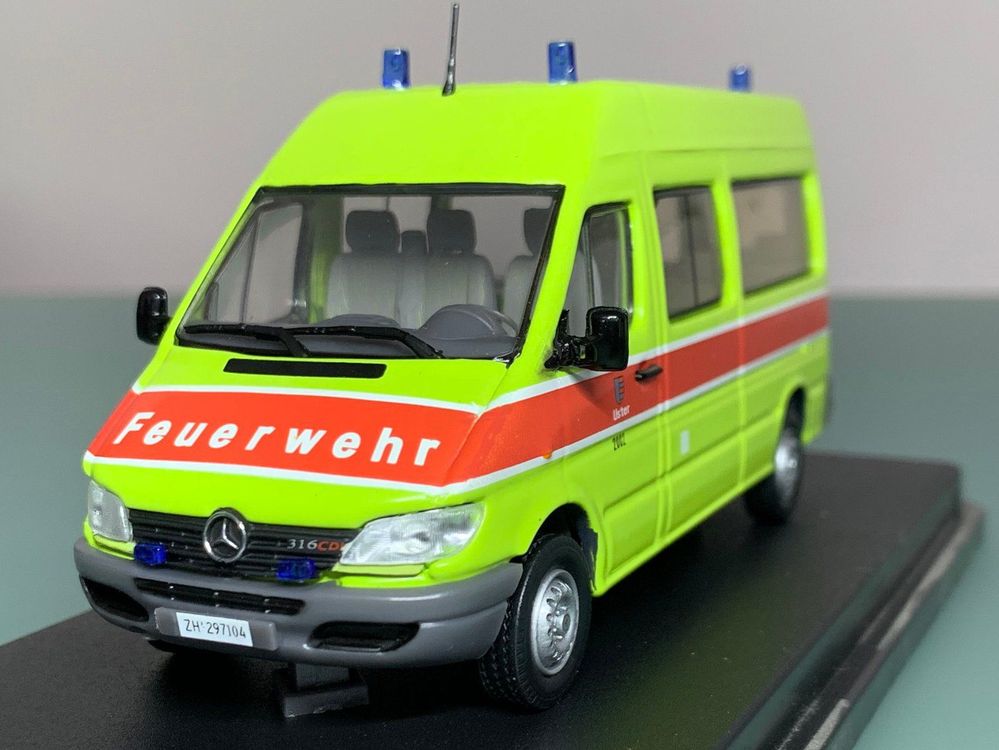 Le Mercedes Benz Sprinter GRIMP Pompiers En Miniature De Solido Au 1 43e 7619