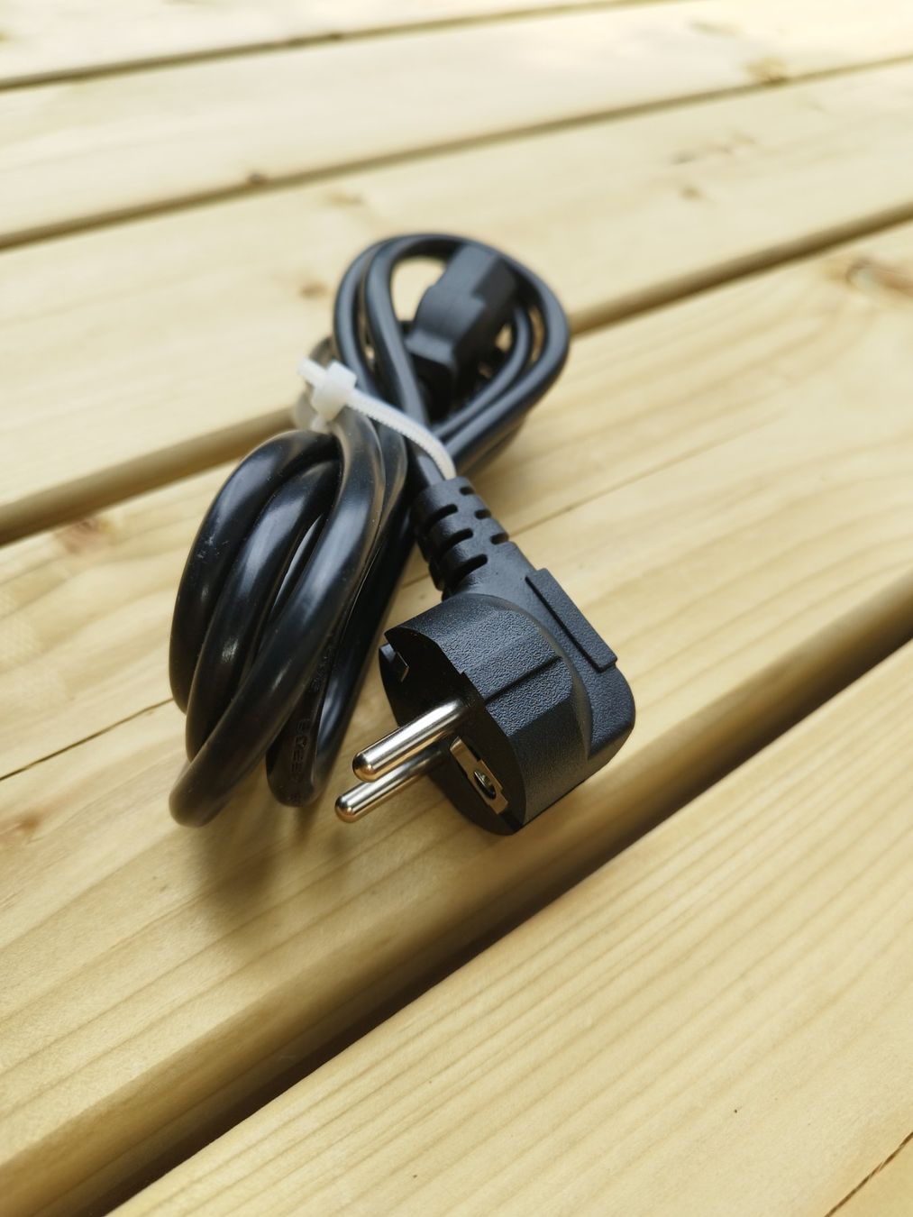 Cavi: PC Netzkabel/Stromkabel + HDMI Kabel – Nuovo (secondo la descrizione) da Wassen UR venduto da EngDinis