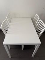 Esstisch weiss mit 4 Stühlen weiss neuwertig