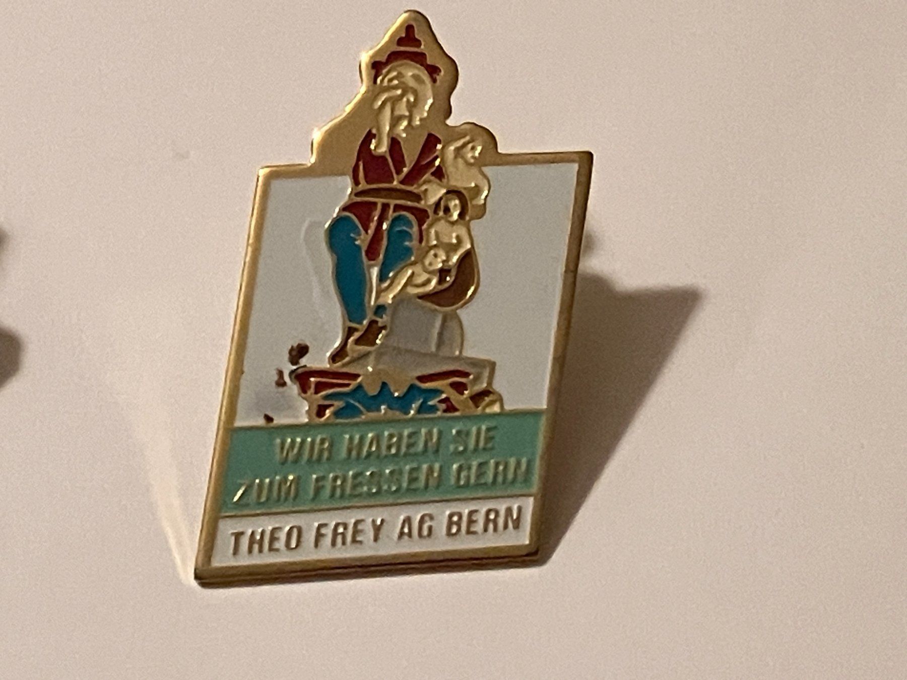 Placchette & Badge: 1 Pin Theo Frey AG Bern – Usato da Basel venduto da djwwpp