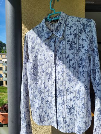 Sommer Bluse mit Blumenmuster, Grösse 40, Top Zustand