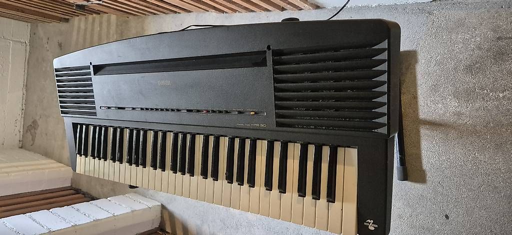 Strumenti musicali: Yamaha Keyboard, inkl. Ständer – Usato da Köniz venduto da Fabmi01