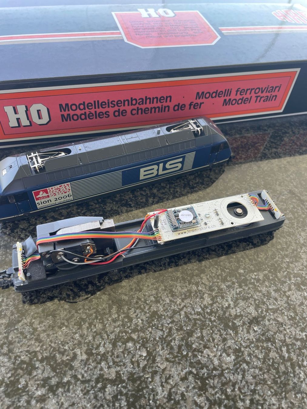 Hag Modellini di ferrovie: HAG Re 4/4 Typ 465   BLS       =DC – Usato da Horgen venduto da otto490 3