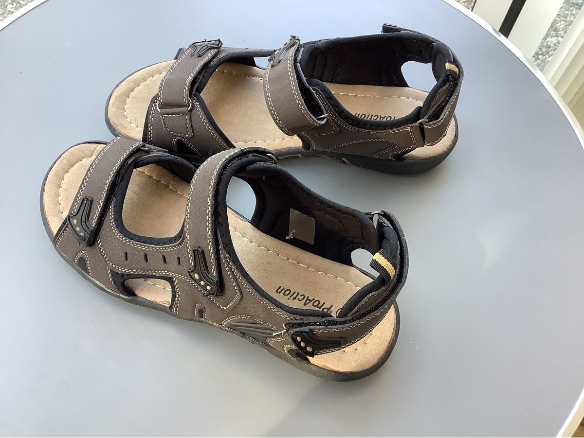 Scarpe da uomo: Herrensandale Gr.45  – Nuovo (secondo la descrizione) da Herzogenbuchsee venduto da guerli40